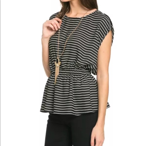 Black and White Striped Top with Necklace - Picture 4 of 5